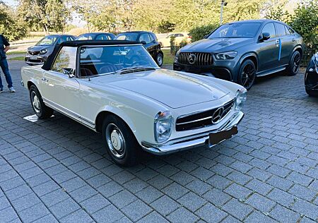 Mercedes-Benz 230 SL Cabrio