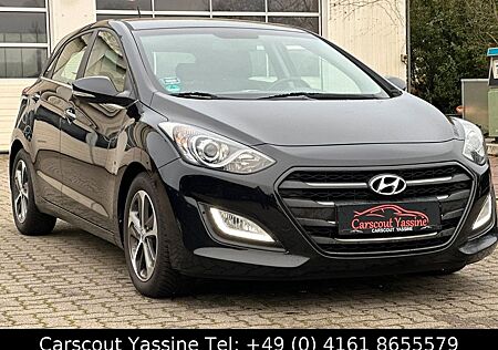 Hyundai i30 blue Trend/Limo./1.Hand/Navi/