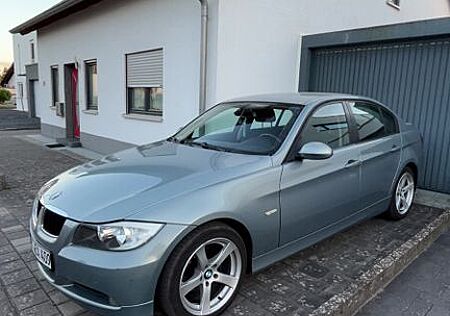 BMW 318i -
