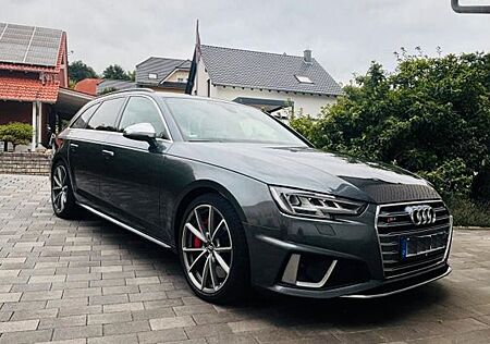 Audi S4 TDI quattro Avant - HUD B&O AHK - daytonagrau