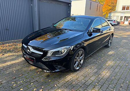 Mercedes-Benz CLA 180 * SCHECKHEFT* LEDER*TEMPOMAT*XENON