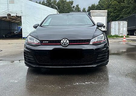 VW Golf Volkswagen 2.0 TSI BMT GTI Performance GTI Performance
