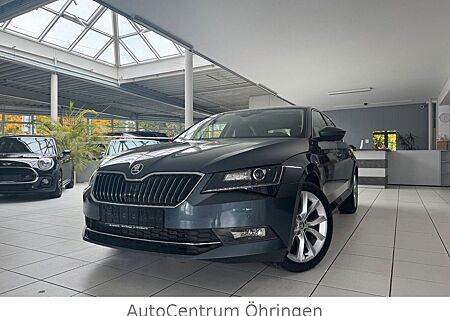 Skoda Superb Lim. Style Xenon Navi AHK Alu PDC SHZ