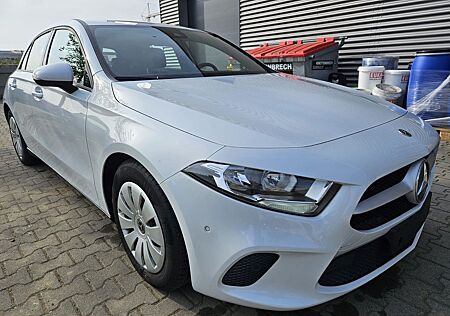 Mercedes-Benz A 160 A160 EDITION * NAVIGATION * PDC * TEMPOMAT