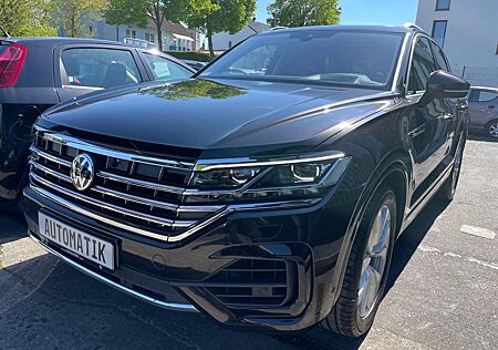 VW Touareg Volkswagen 3.0 V6 TDI R-line 4MOT ACC PANO LED AHK
