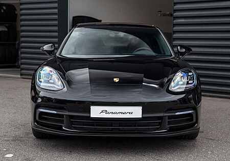 Porsche Panamera - -