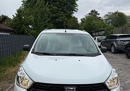 Dacia Lodgy 1.6 SCe 100 Essential Essential