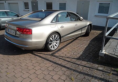 Audi A8 4.2 TDI tiptronic quattro Service neu