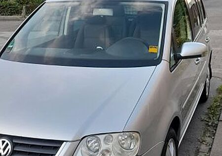 VW Touran Volkswagen 1.6 FSI Highline Highline
