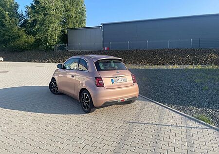 Fiat 500E "la Prima" 3+1 42 kWh La Prima