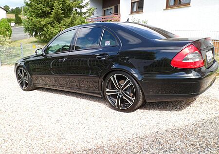 Mercedes-Benz E 200 KOMPRESSOR CLASSIC Classic