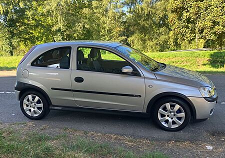 Opel Corsa 1.2 - 75 PS