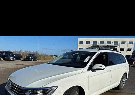 VW Passat Variant Volkswagen 2.0 TDI SCR 140kW DSG BMT Com...