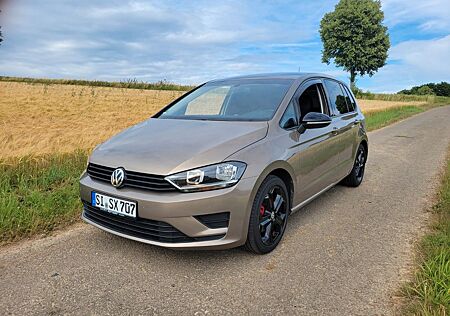 VW Golf Sportsvan Volkswagen 1.6 TDI Trendline BlueMotion ...