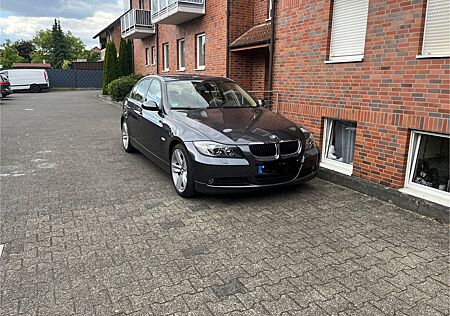 BMW 318i fast Neuzustand