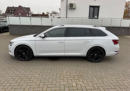 Skoda Superb Combi Premium Edition*DSG*MEM/VRT/TEMP/