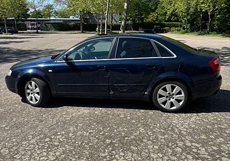 Audi A4 3.0 tiptronic quattro -