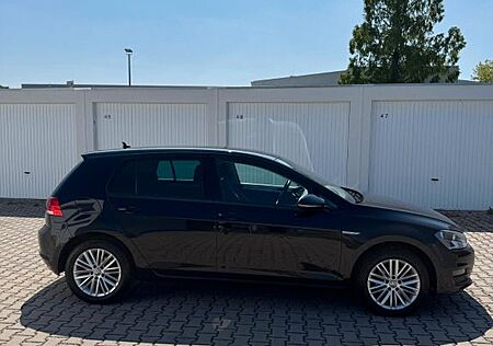 VW Golf Volkswagen 2.0 TDI BMT CUP NAVI Schwarz Met.