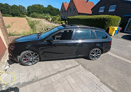 Skoda Octavia 2.0 TDI SCR DSG RS Combi RS