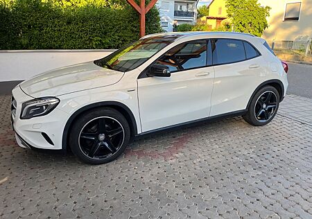 Mercedes-Benz GLA 220 CDI 4MATIC DCT Edition 1 AMG