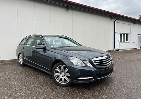 Mercedes-Benz E 250 CDI T-Modell Avantgarde *NAVI*LED*AHK*