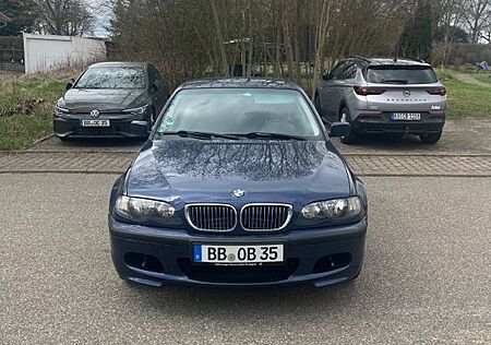 BMW 320i -