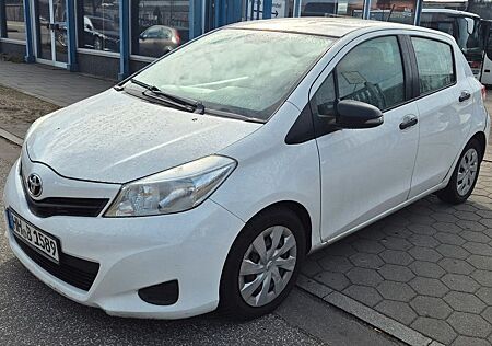Toyota Yaris 1,4-l-D-4D Cool