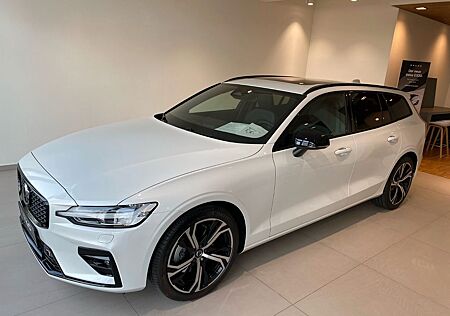 Volvo V60 B4 Aut. Plus Dark, Pano, 19", BLIS, H&K