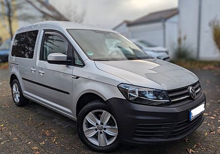 VW Caddy Volkswagen 2,0TDI 75kW BMT DSG Trendline 5-Sitzer...