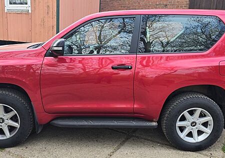Toyota Land Cruiser 2.8 D-4D - mit Seilwinde