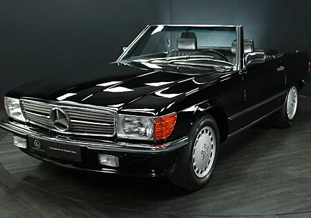 Mercedes-Benz 560 SL triple black !