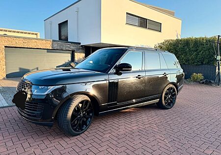 Land Rover Range Rover Black Pack 4.4 Liter SDV8 Vogue