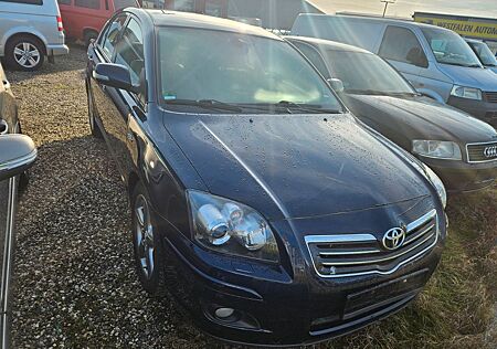 Toyota Avensis 2.2 D-CATLiftback / Executive Voll Leder