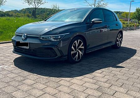 VW Golf Volkswagen 1.5 TSI OPF 110kW R-Line Variant R-Line