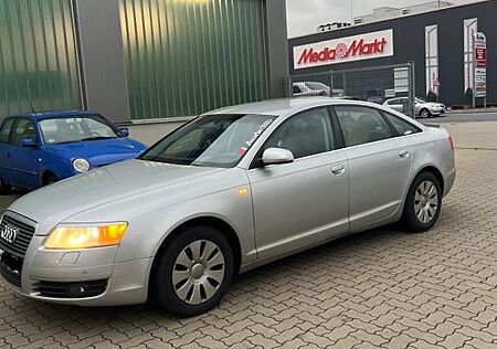Audi A6 2.4 V6, 6-Gang