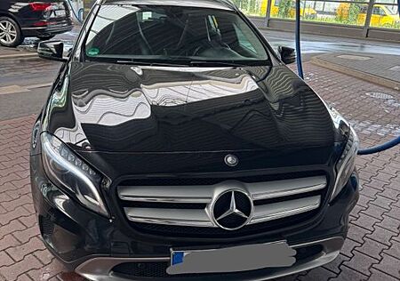 Mercedes-Benz GLA 200 CDI 4MATIC DCT Urban Urban