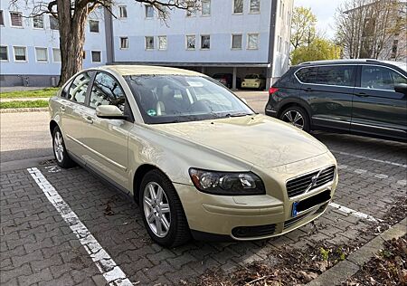 Volvo S40 2.4 -
