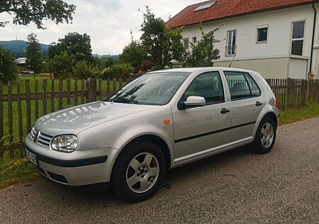 VW Golf Volkswagen 1.4 TOP gepflegt mit Schiebedach 178t. KM