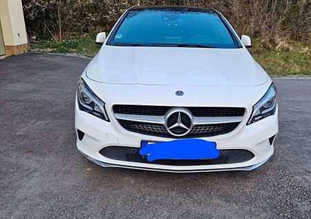 Mercedes-Benz CLA 200 Shooting Brake -
