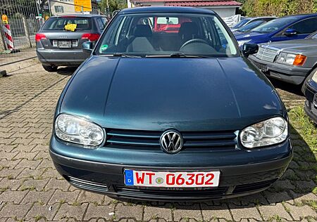 VW Golf Volkswagen 1.6 AUTO EDITION Automatik neu tuv
