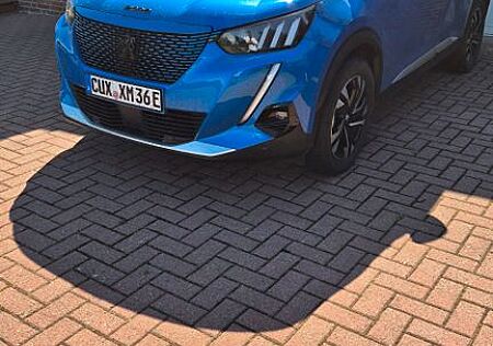 Peugeot 2008 Elektromotor 136 Allure mit GT Line Pack