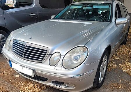 Mercedes-Benz E 220 CDI T AVANTGARDE Motor Getriebe OK