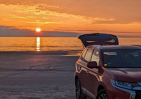 Mitsubishi Outlander Edition+ 4WD Voll-LED Keyless