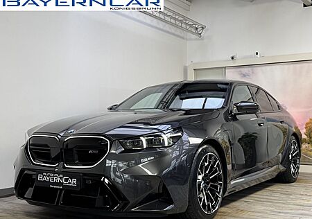 BMW M5 Lim. ACC Sitzlüftung Drivers CarbonExt. B&W