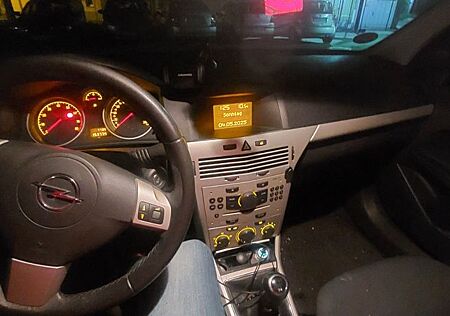 Opel Astra 1.6 Ecotec 85kW Easytronic -
