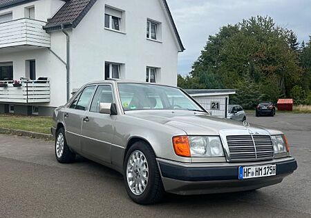 Mercedes-Benz 230 230E W124 - Liebhaberfahrzeug im Top Zustand