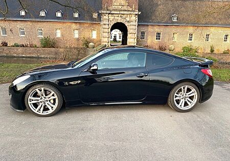 Hyundai Genesis Coupe 2.0 T Vollausstattung, Schiebedach