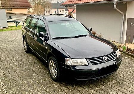 VW Passat Variant Volkswagen 1.9TDI 4motion Basis
