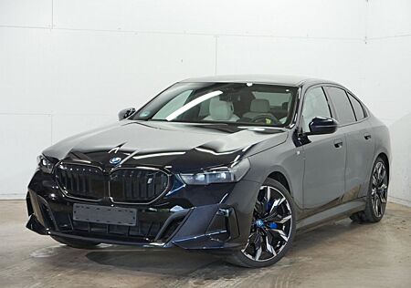 BMW i5 xDrive40 ///M Sport PRO AHK PanoD B&W adapt.F