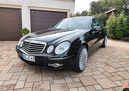 Mercedes-Benz E 230 AVANTGARDE Sport 2,5l V6